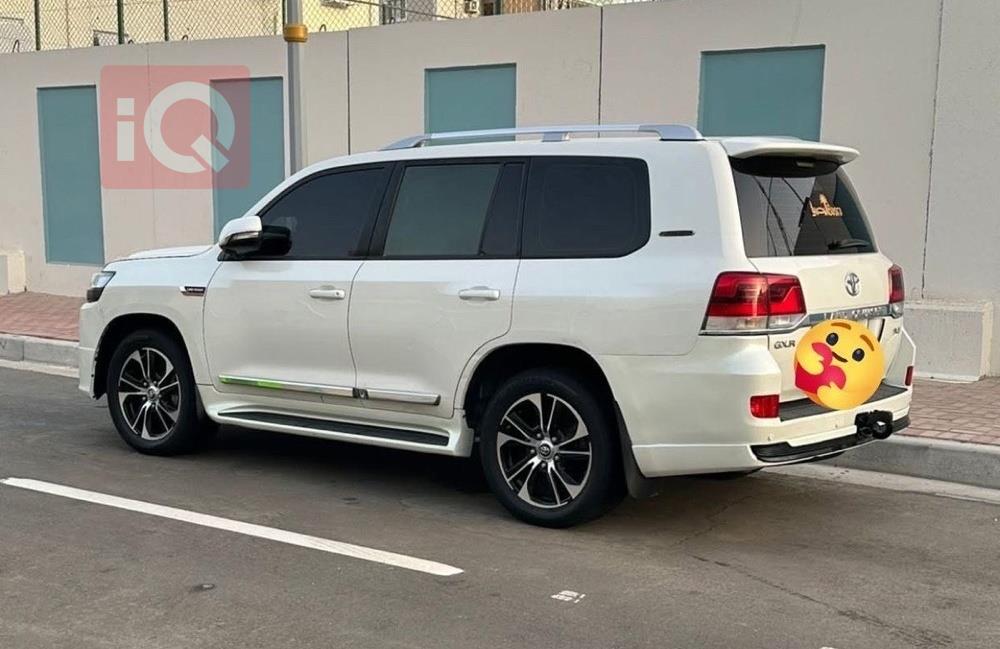 تويوتا لاندكروزر